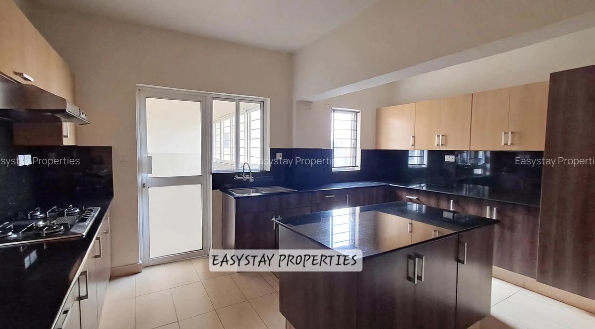 2 Bed Apartment with En Suite in Kilimani - 4