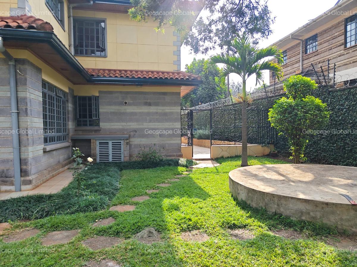 5 Bed House with En Suite in Runda - 3