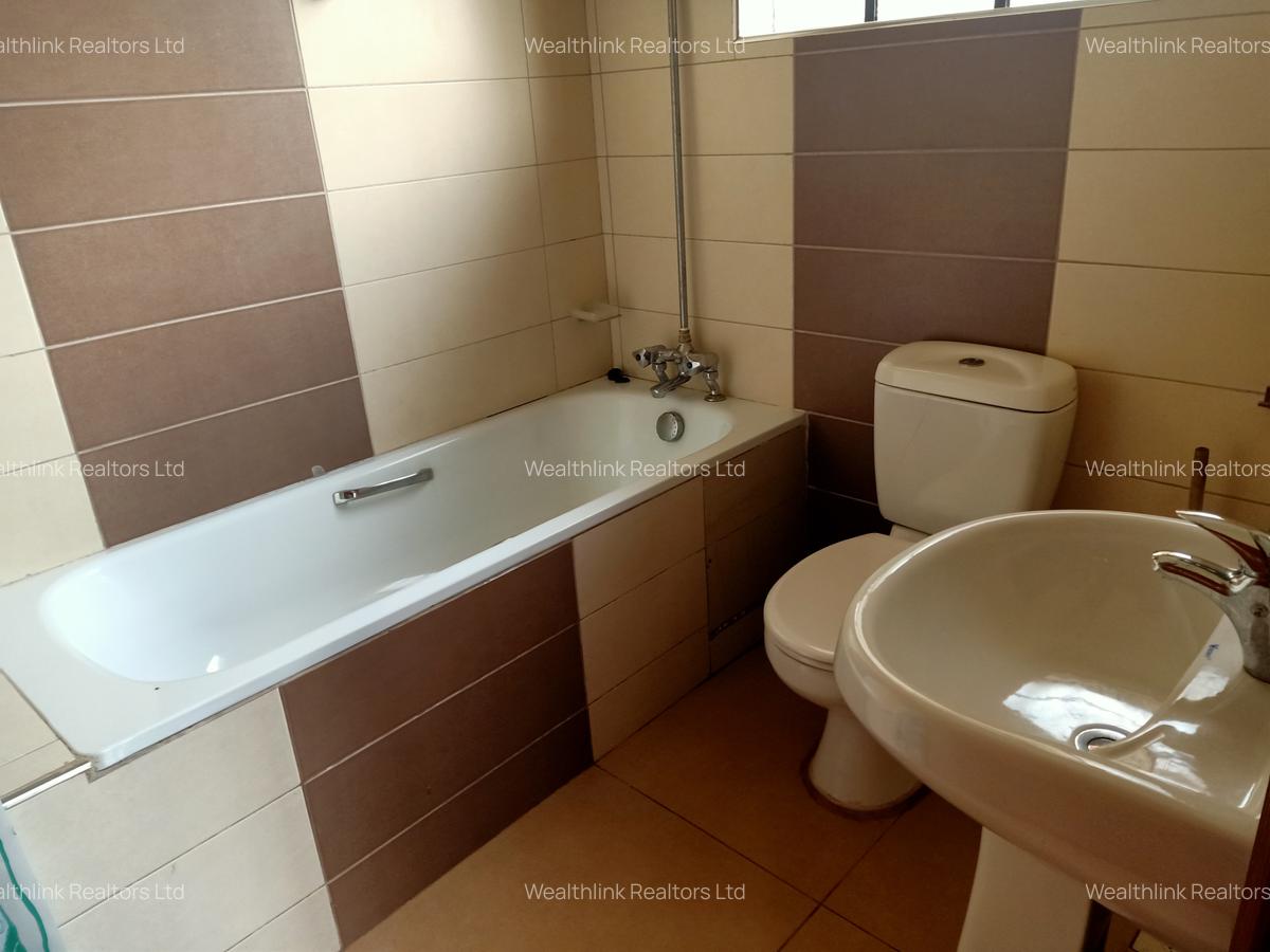 4 Bed Townhouse with En Suite at Runda Palm - 10