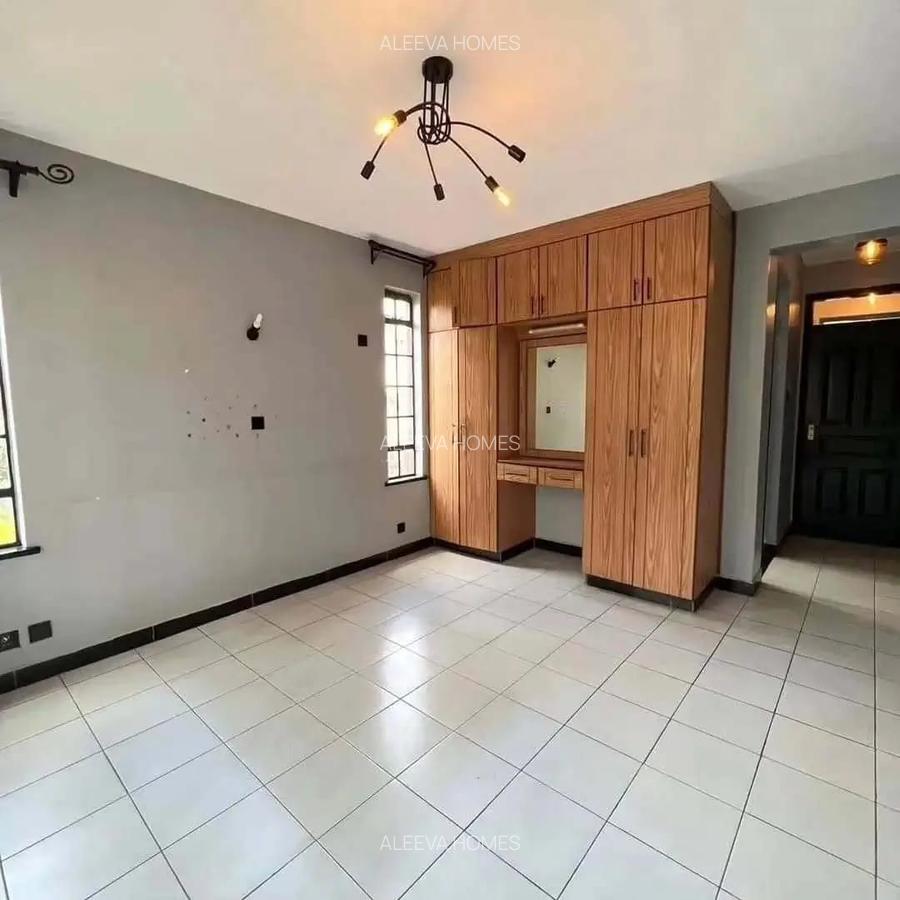 3 Bed Apartment with En Suite in Lavington - 13