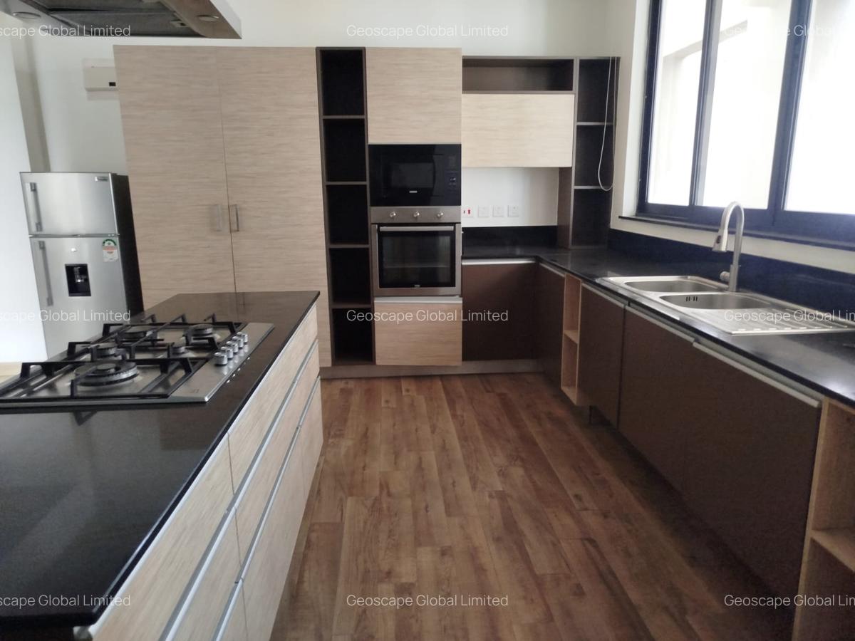 Furnished 4 Bed Apartment with En Suite in Riverside - 10