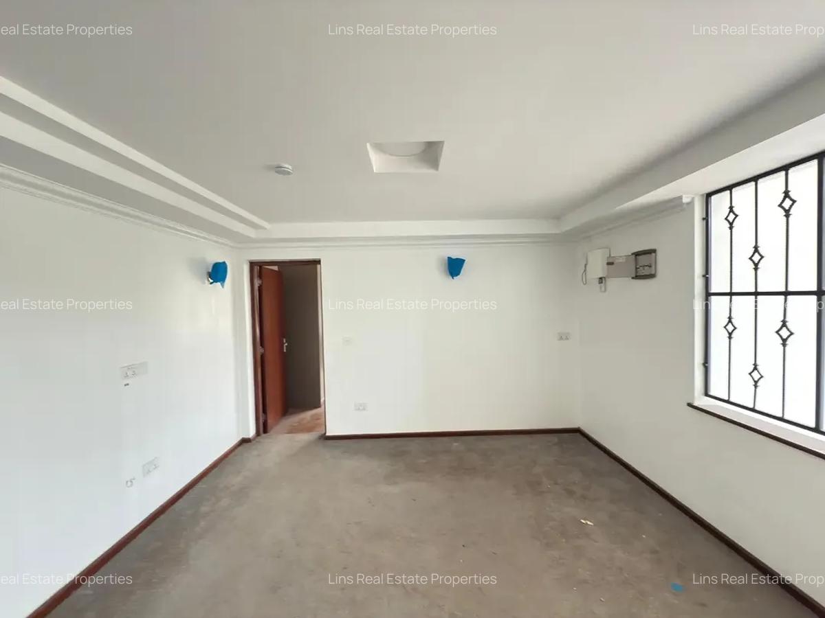 4 Bed Townhouse with En Suite in Kitisuru - 7