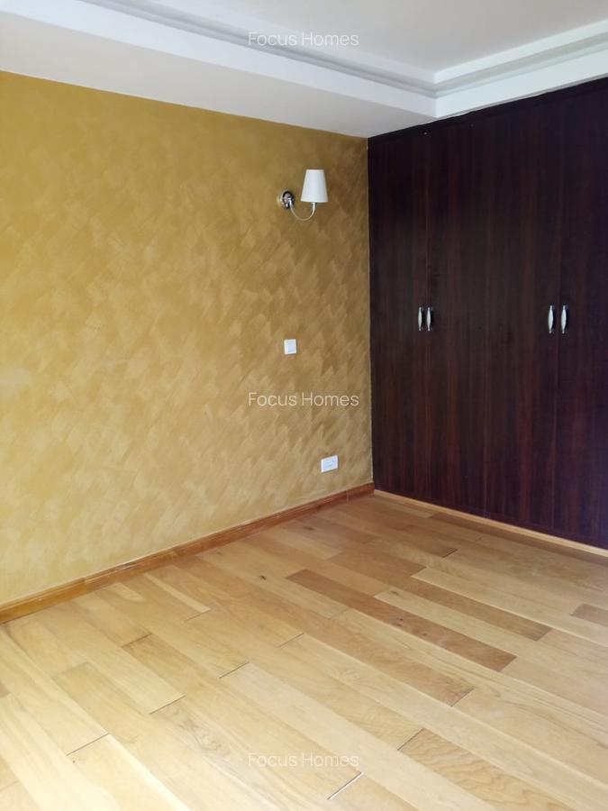 4 Bed Townhouse with En Suite in Lavington - 8