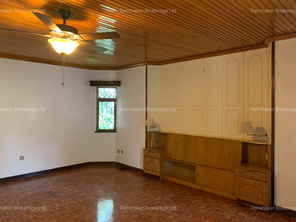 5 Bed Townhouse with En Suite in Runda - 3