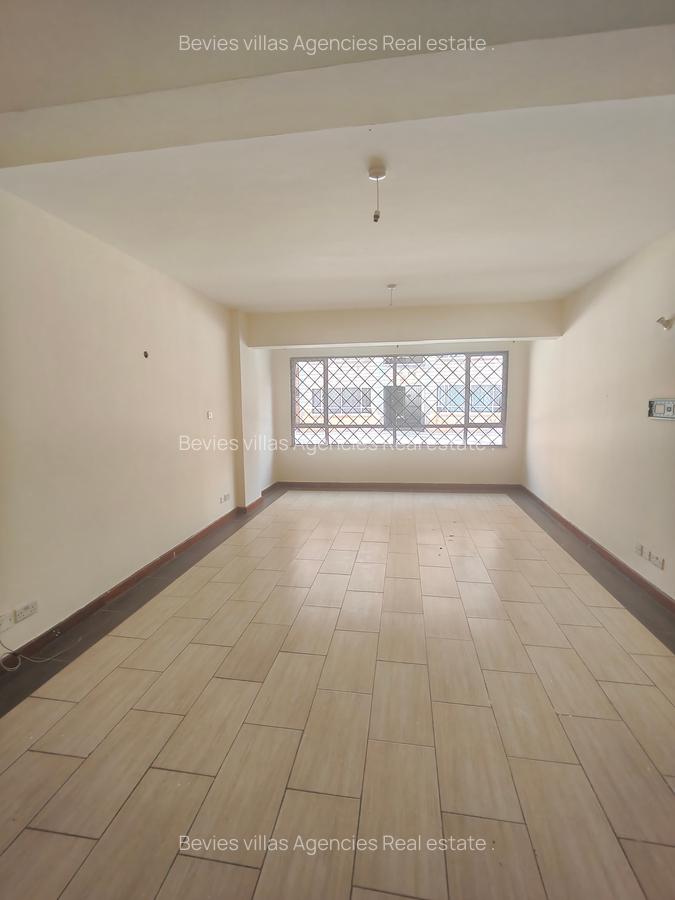 3 Bed Apartment with En Suite at Parklands - 9
