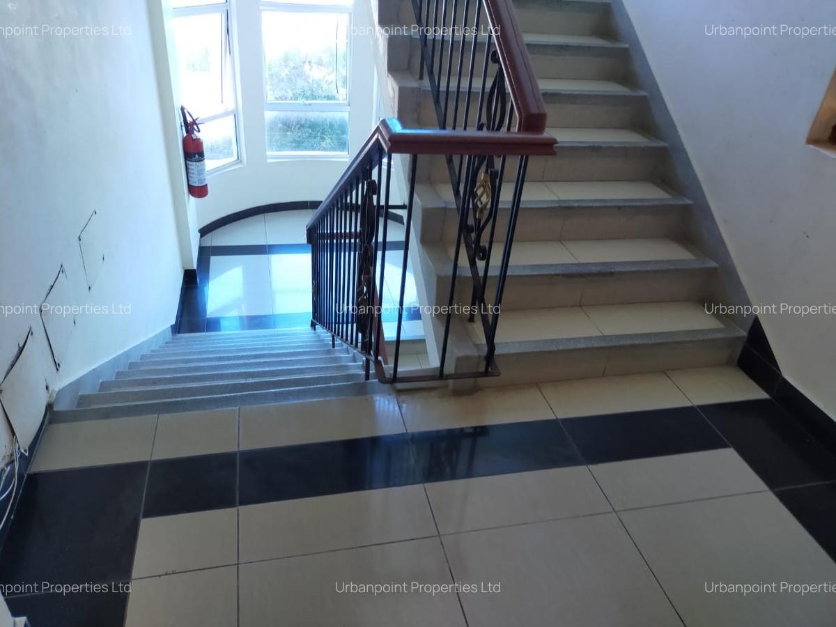 Serviced 1 Bed Apartment with En Suite in Nyali Area - 7
