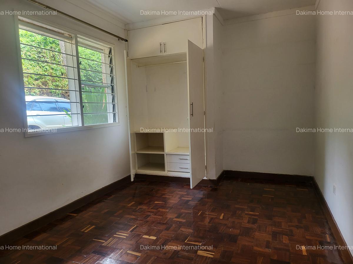 4 Bed House with En Suite in Loresho - 11