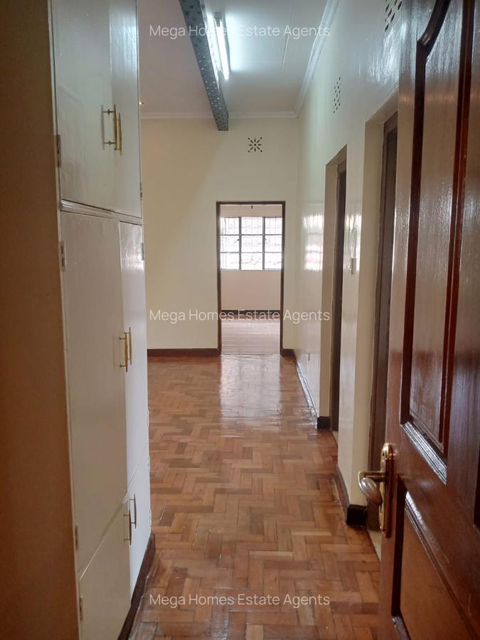 5 Bed House with En Suite in Nyari - 19