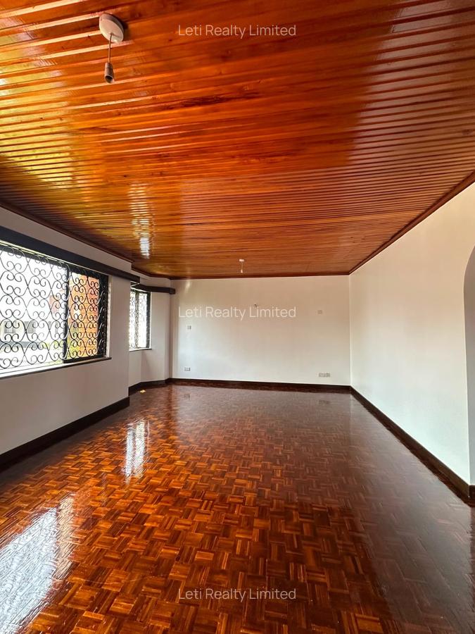 5 Bed Townhouse with En Suite in Kilimani - 10