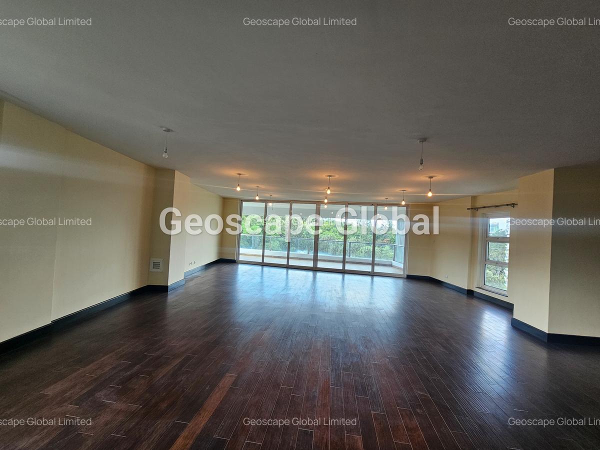 5 Bed Apartment with En Suite in Spring Valley - 3