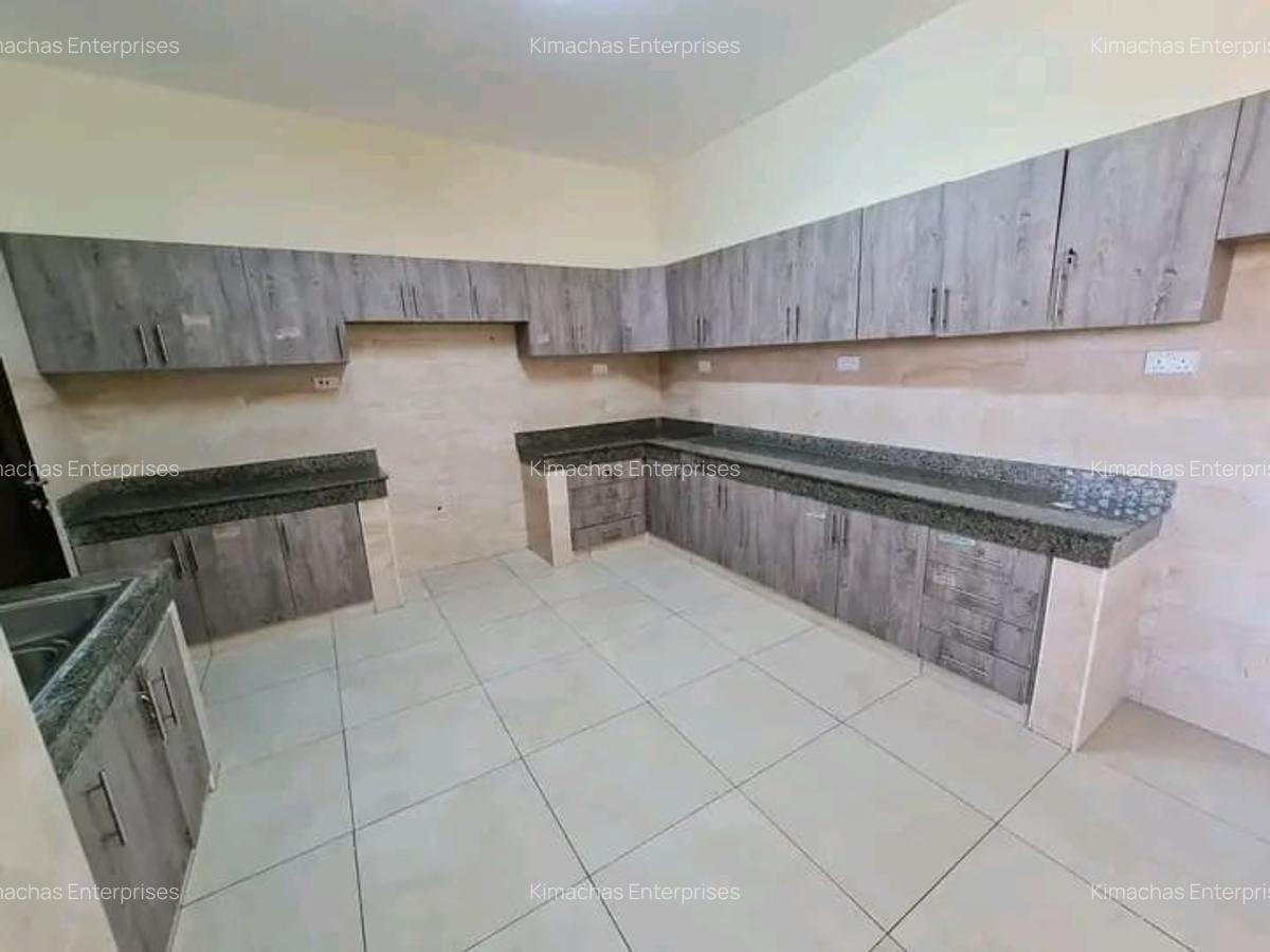 3 Bed Apartment with En Suite at Greenwood Dr - 17
