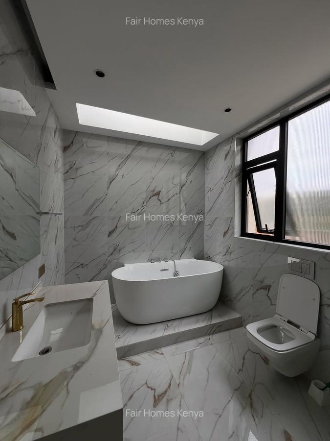 5 Bed Townhouse with En Suite at Lavington Green - 19
