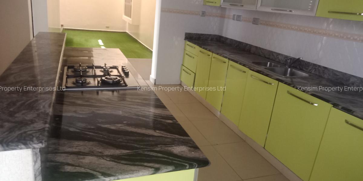 5 Bed Townhouse with En Suite in Lavington - 12