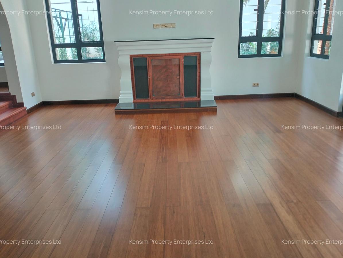 7 Bed House with En Suite in Runda - 4