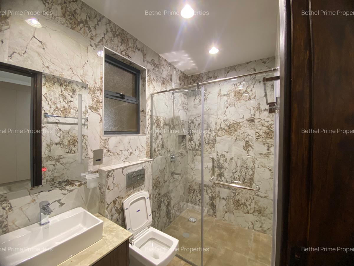 2 Bed Apartment with En Suite in Brookside - 14