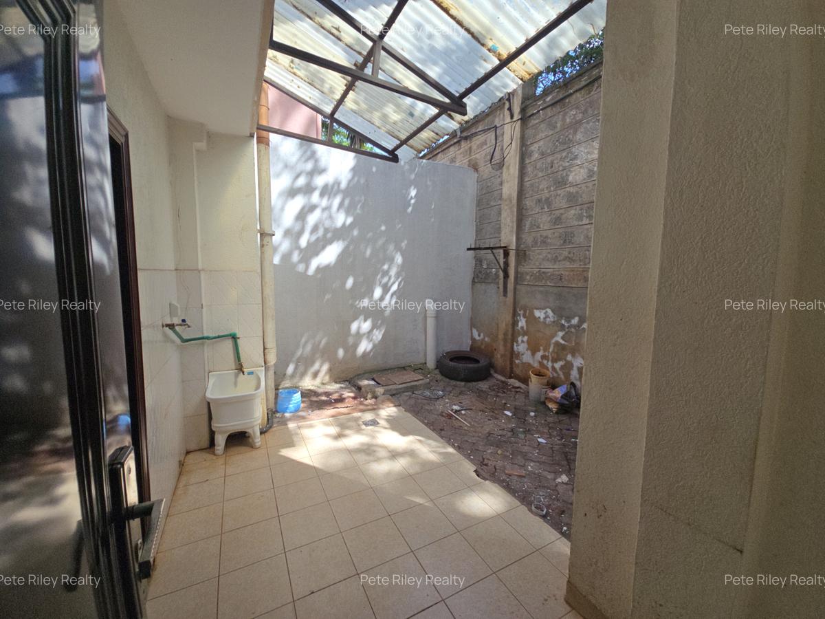 5 Bed Villa with En Suite at Chalbi Drive - 8