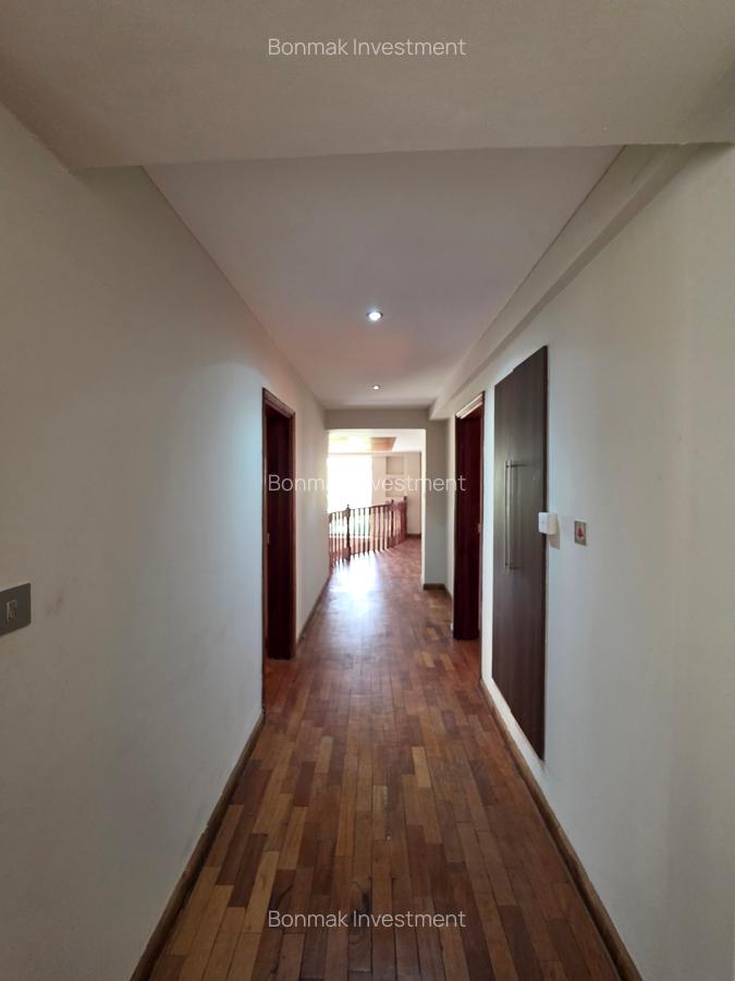 4 Bed Townhouse with En Suite at Lavington Green - 20