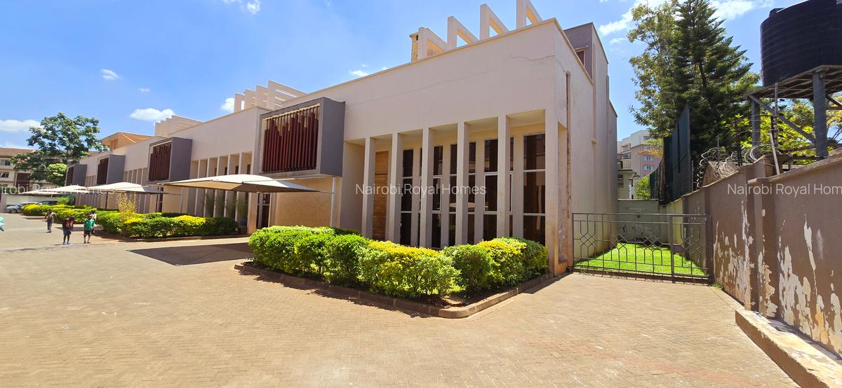 5 Bed Townhouse with En Suite at Lavington Green - 1