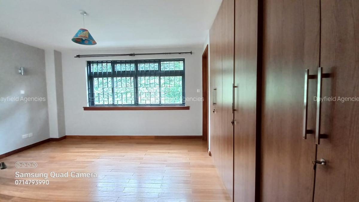 5 Bed House with En Suite in Spring Valley - 14