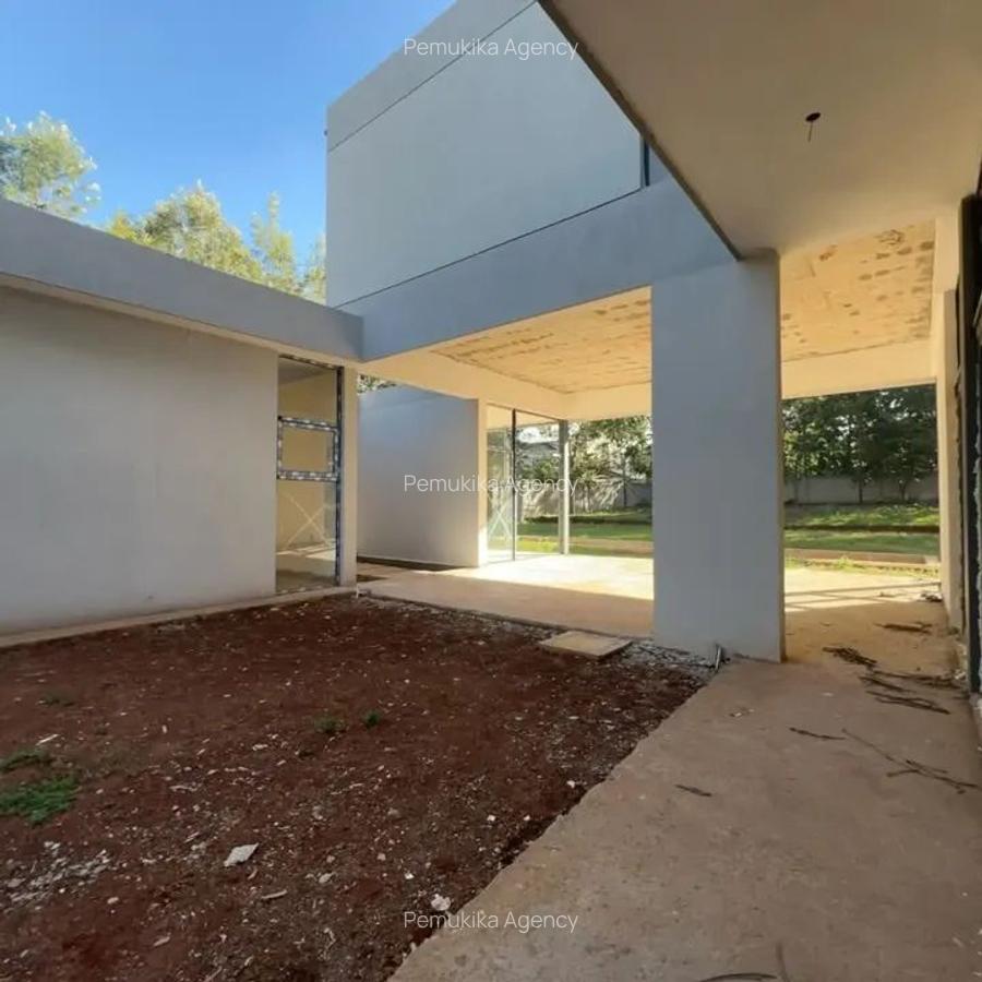 5 Bed Townhouse with En Suite in Karen - 4
