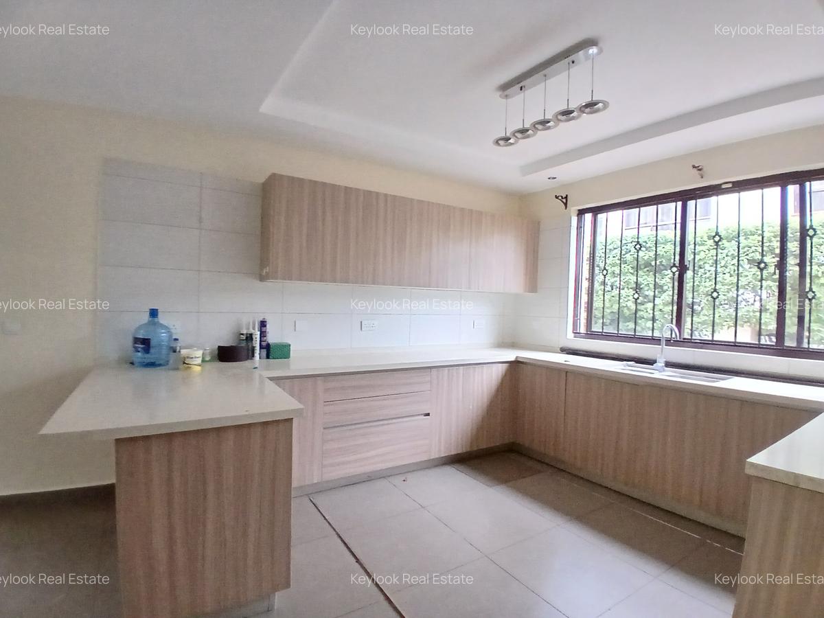 4 Bed Townhouse with En Suite at Lavington Green - 8