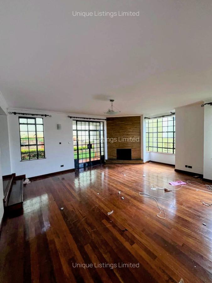 5 Bed Townhouse with En Suite in Lavington - 2