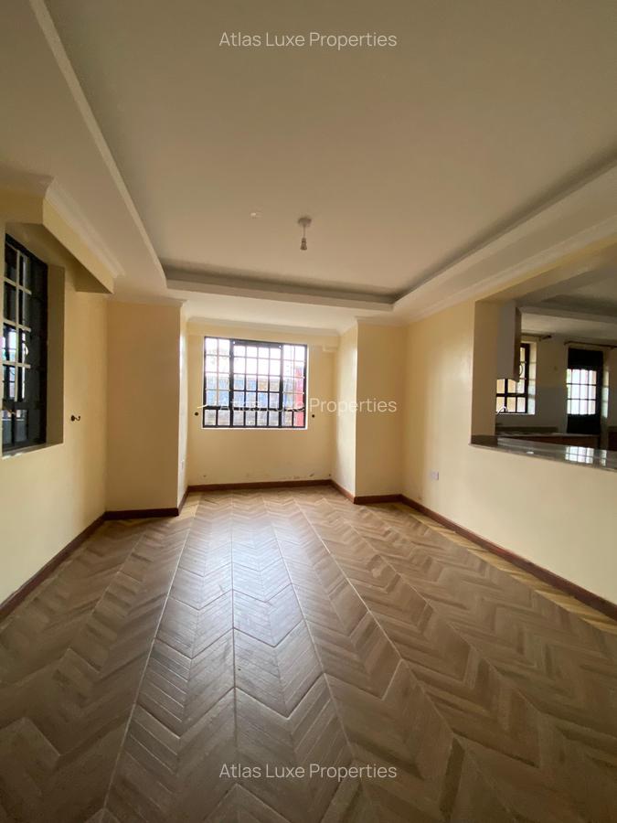 5 Bed Townhouse with En Suite in Garden Estate - 4