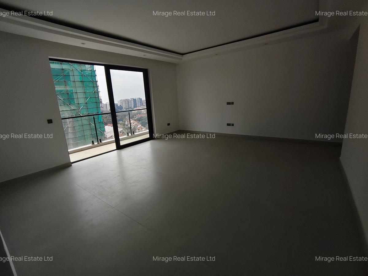 2 Bed Apartment with En Suite in Brookside - 16