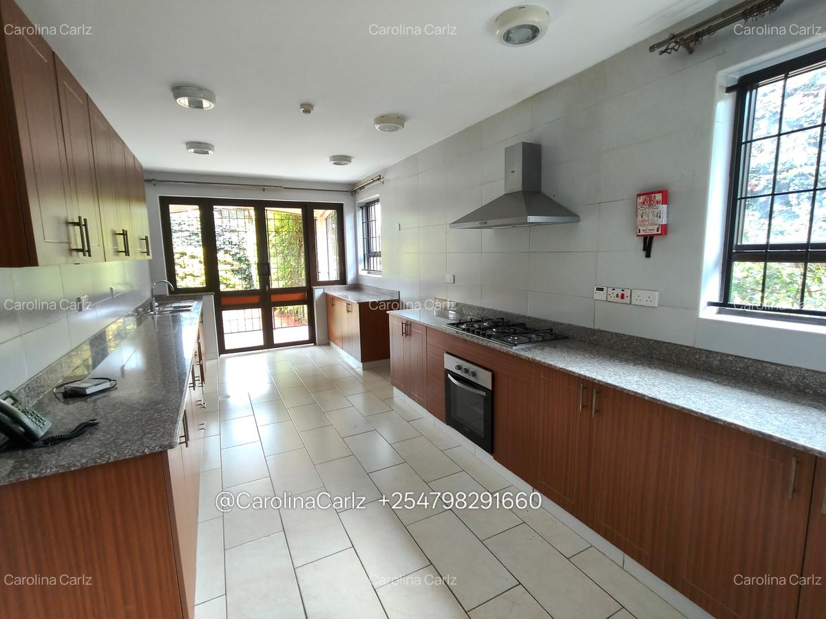 4 Bed Townhouse with En Suite at Runda - 11