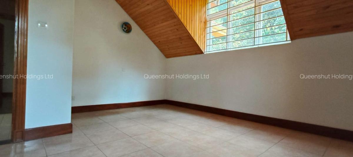 5 Bed House with En Suite in Rosslyn - 12