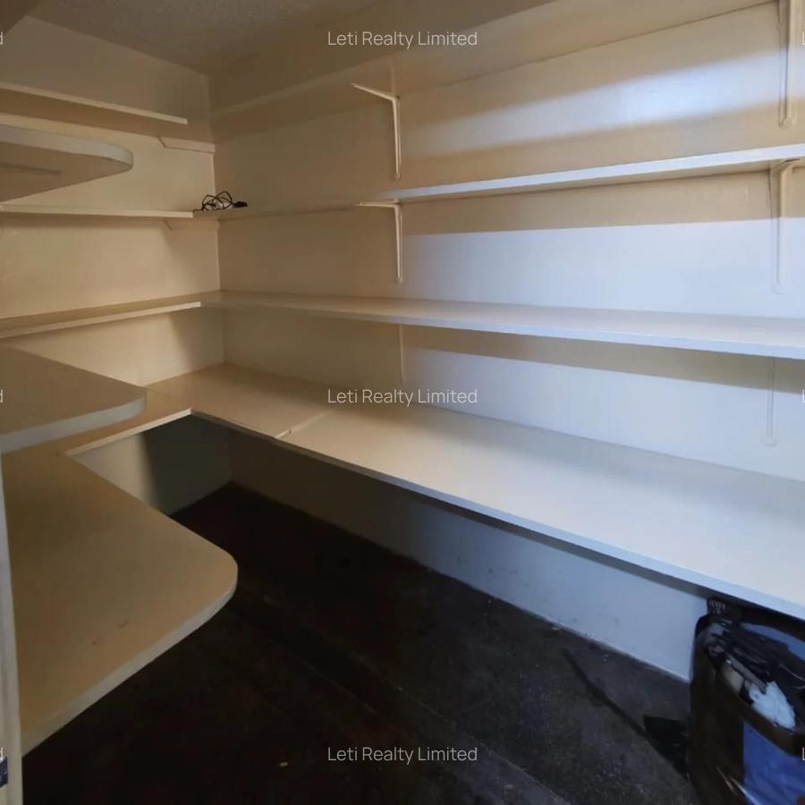 4 Bed Townhouse with En Suite in Kilimani - 6