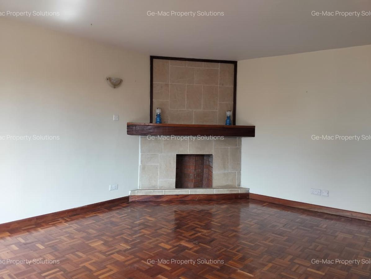 5 Bed House with En Suite in Lavington - 8