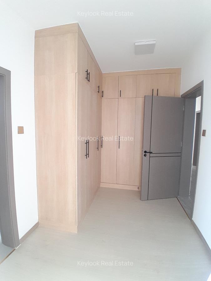 4 Bed Apartment with En Suite at Lavington - 8