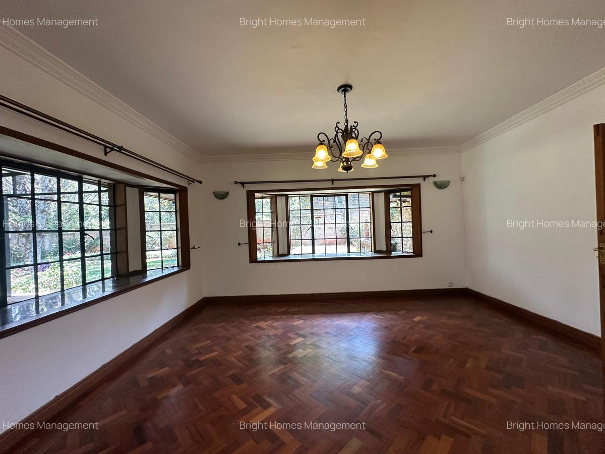 5 Bed House with En Suite in Runda - 16