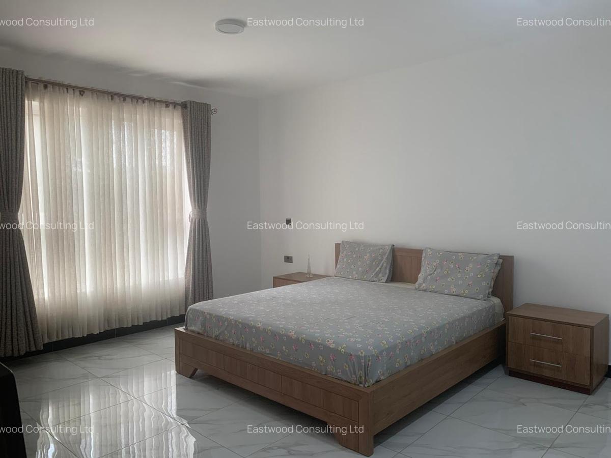 3 Bed Apartment with En Suite in Parklands - 10