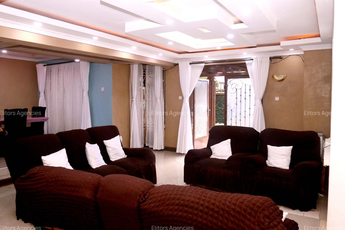 5 Bed Townhouse with En Suite at Eastern Bypass - 6