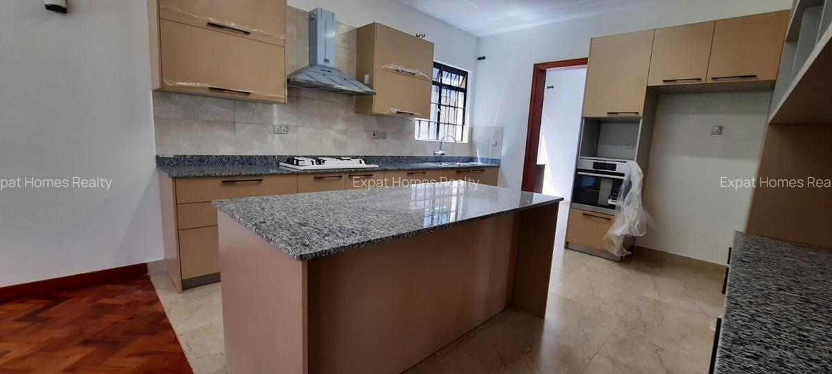 5 Bed Townhouse with En Suite in Lavington - 7
