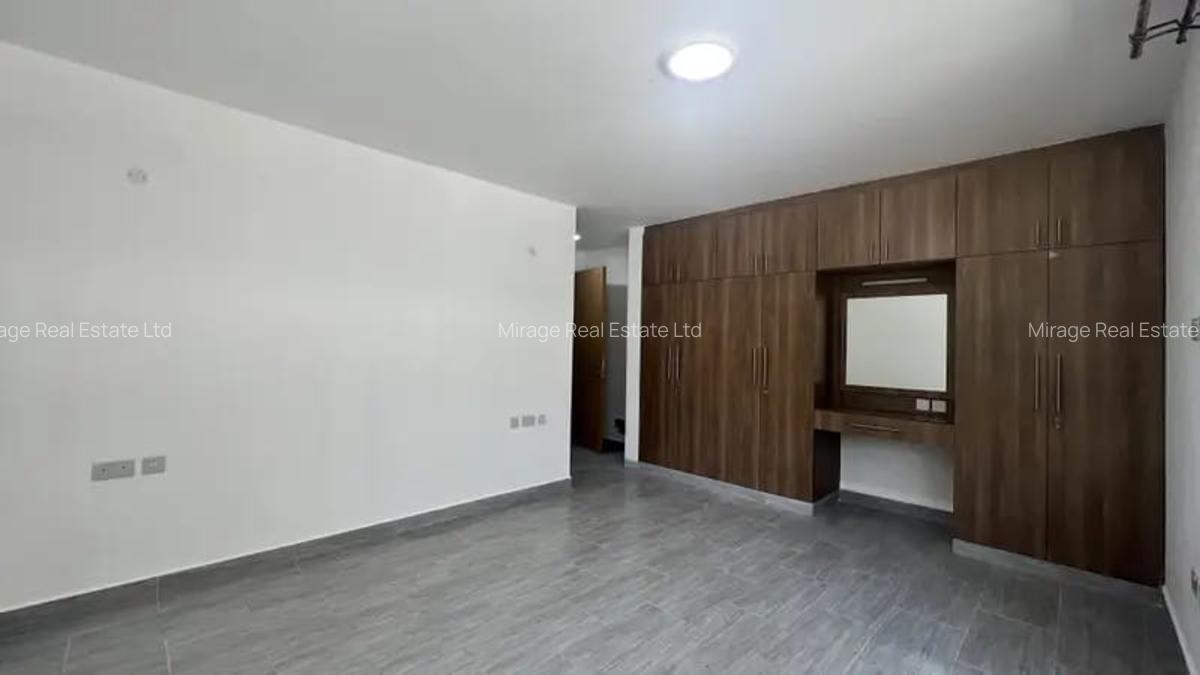 3 Bed Apartment with En Suite in Lavington - 6