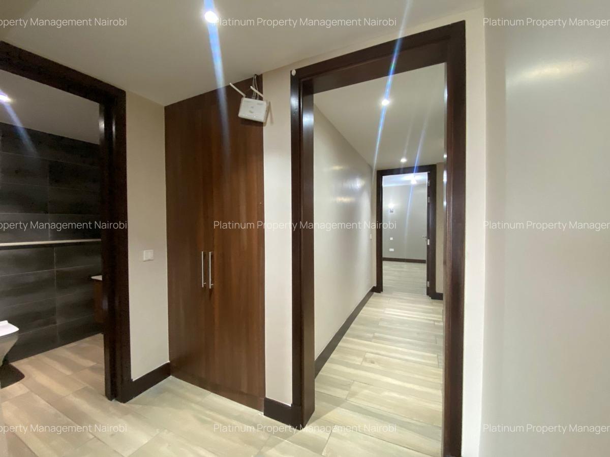 4 Bed Apartment with En Suite at Parklands Rd - 16