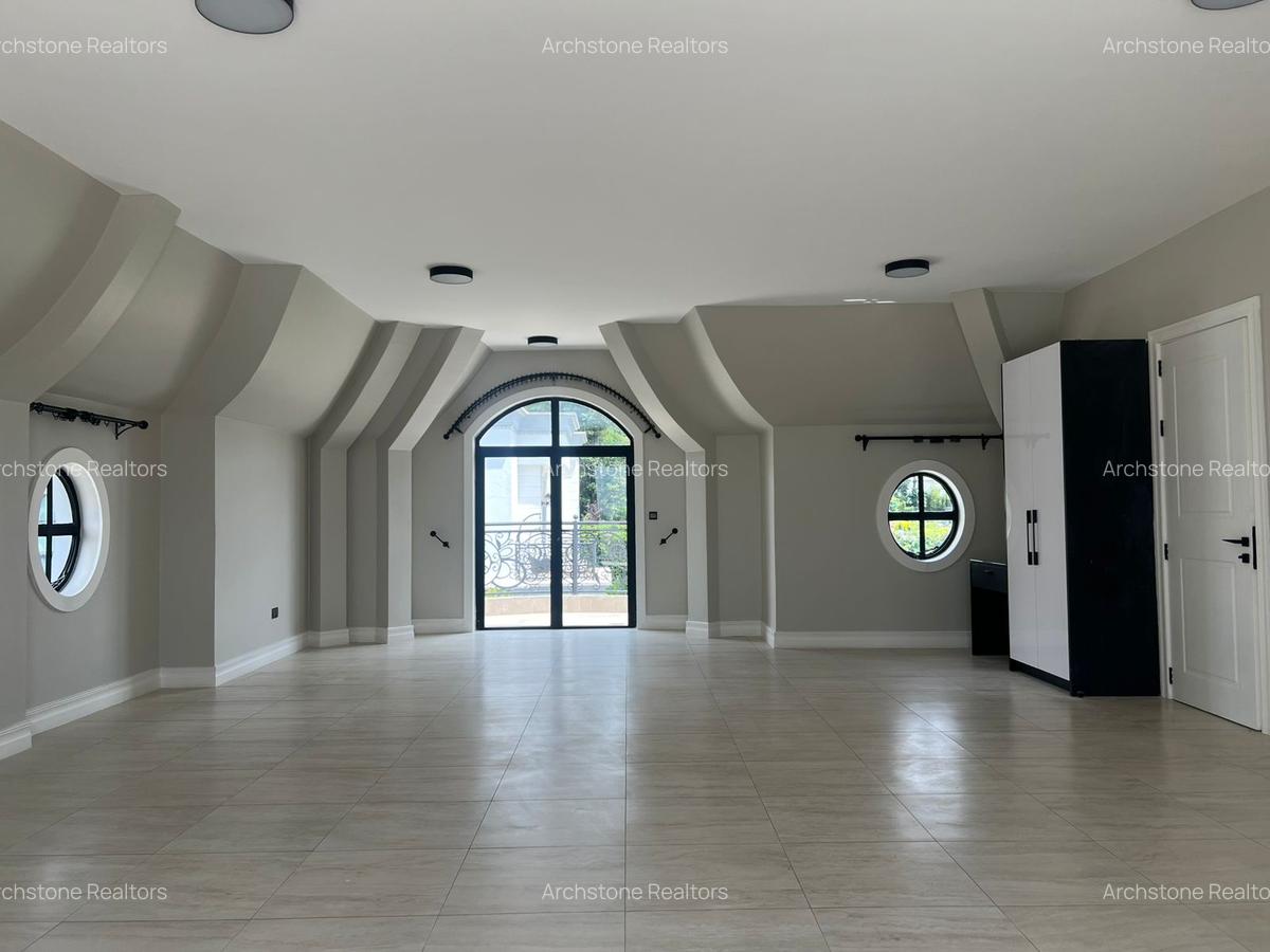 5 Bed Townhouse with En Suite in Loresho - 2