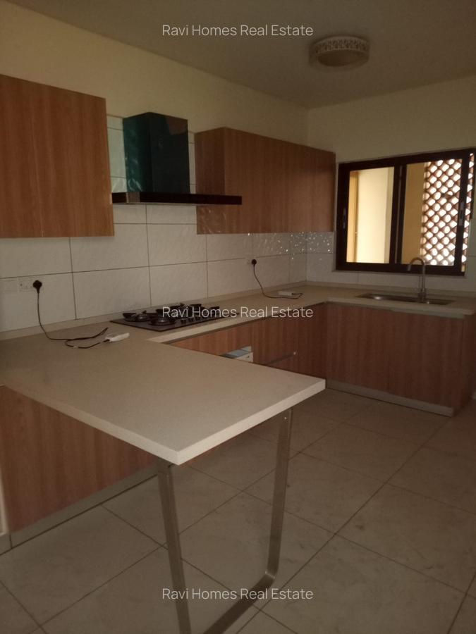 3 Bed Apartment with En Suite in Kilimani - 12
