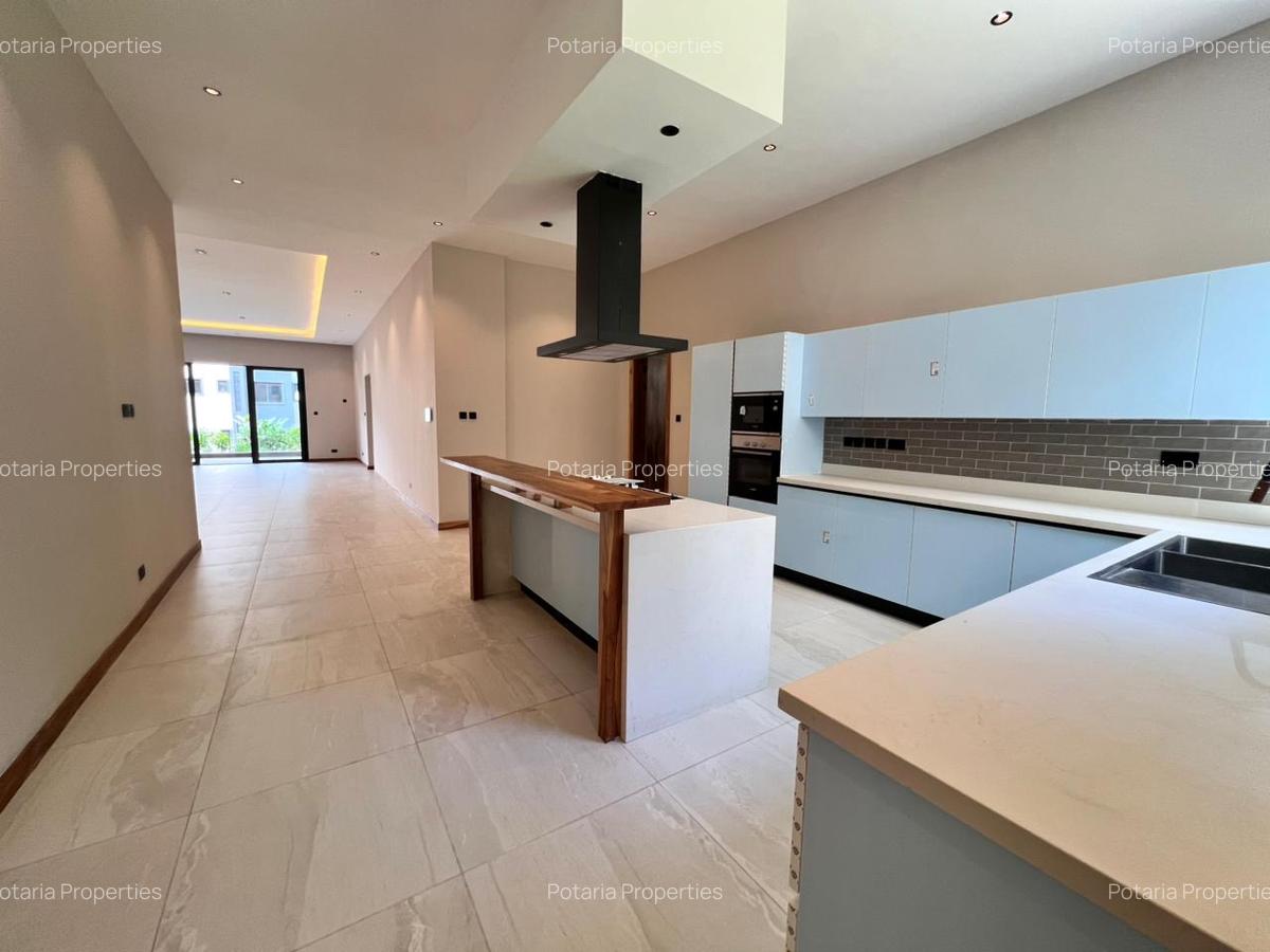 4 Bed Townhouse with En Suite in Loresho - 6