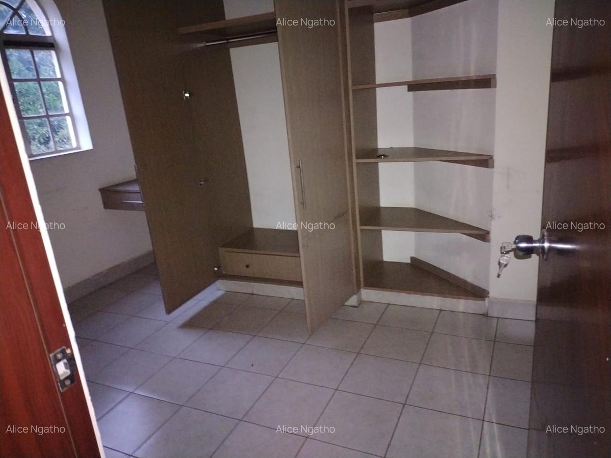 5 Bed House with En Suite at Garden City - 4