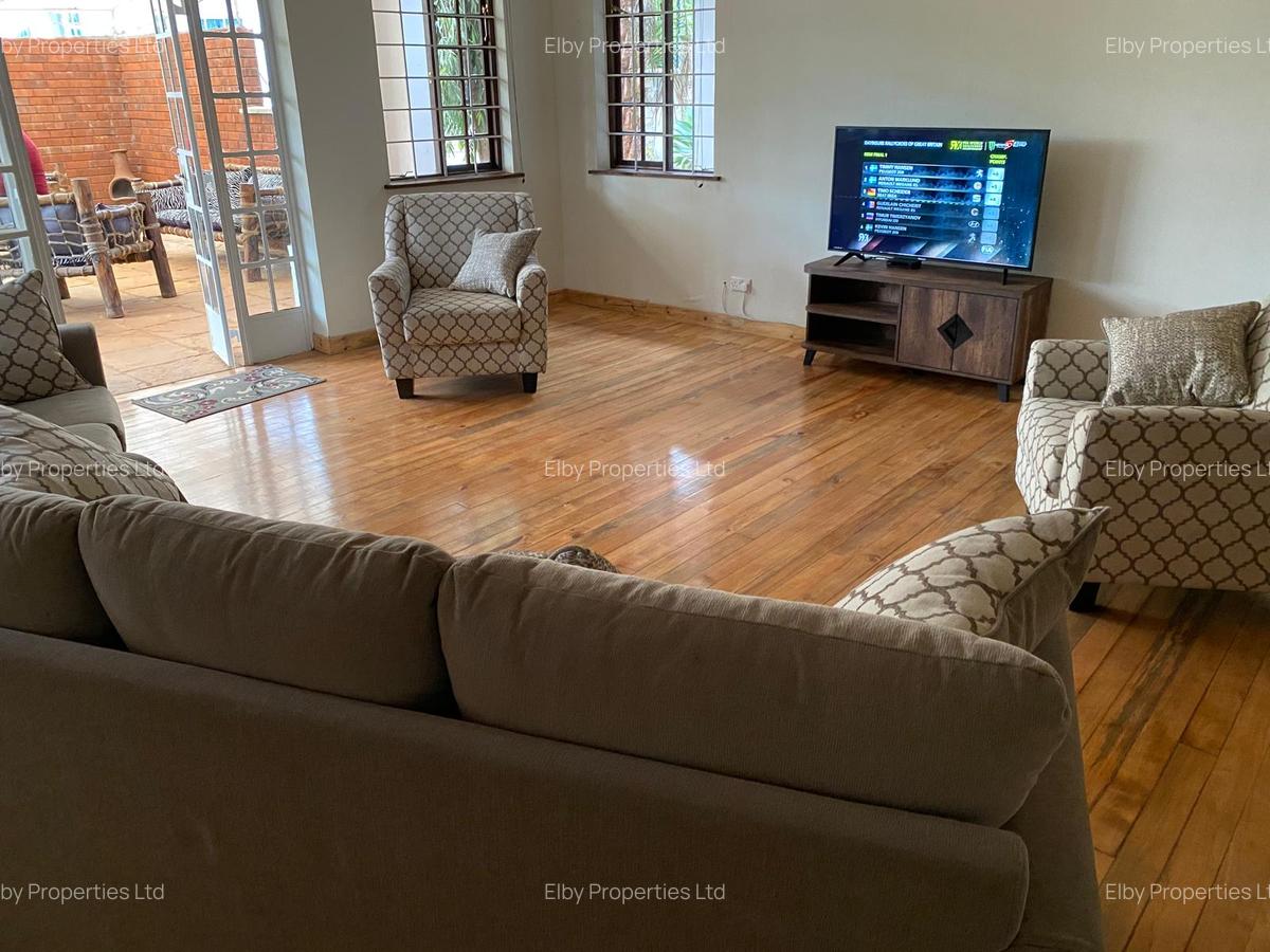 7 Bed House with En Suite in Runda - 3