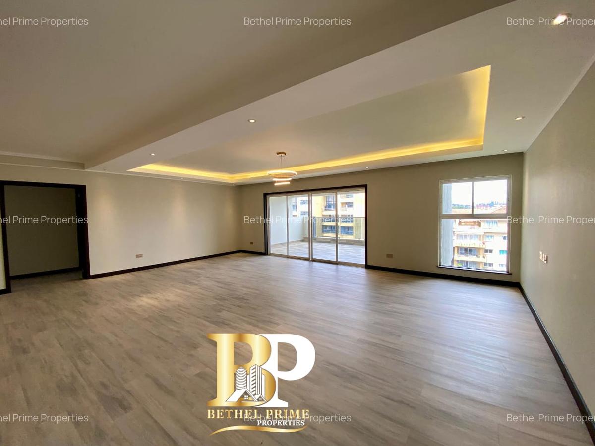 3 Bed Apartment with En Suite in Riverside - 6