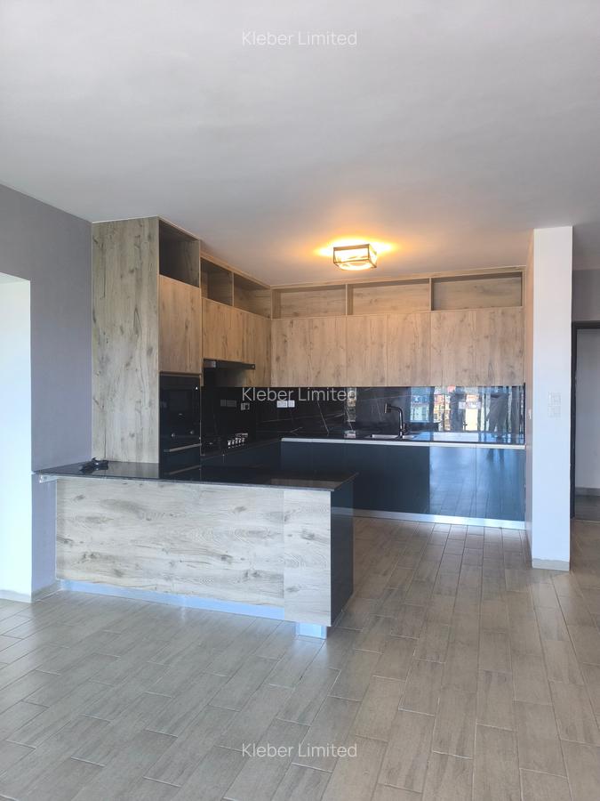 2 Bed Apartment with En Suite in Lavington - 19