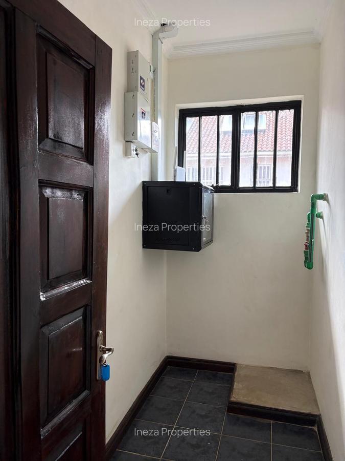 5 Bed Apartment with Garden in Nyari - 10