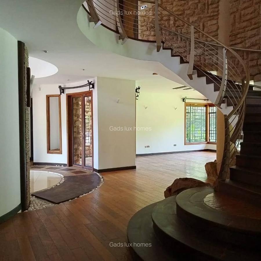 5 Bed Townhouse with En Suite at Lake View - 9