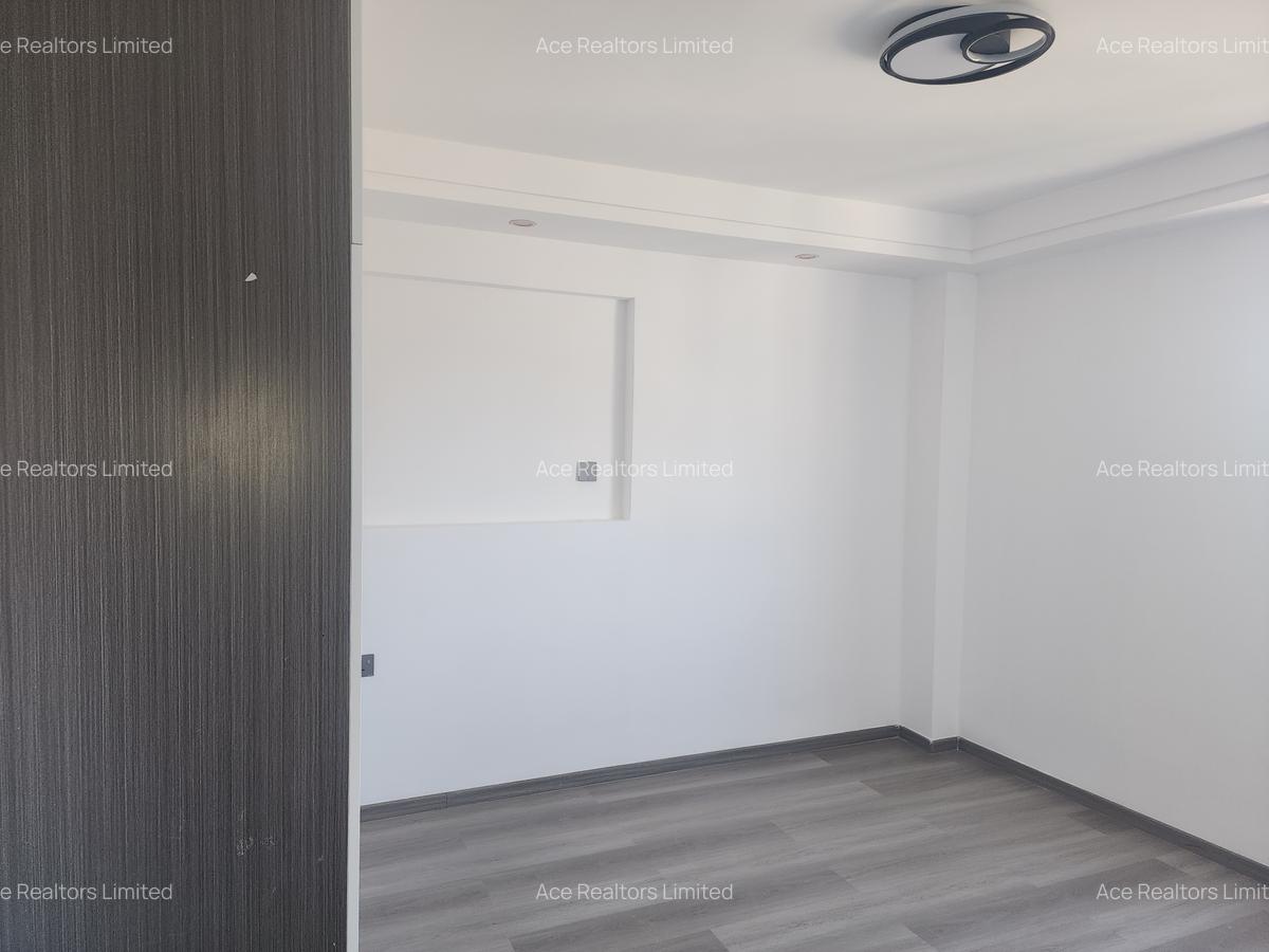 2 Bed Apartment with En Suite at Westlands Near Graffins College - 8