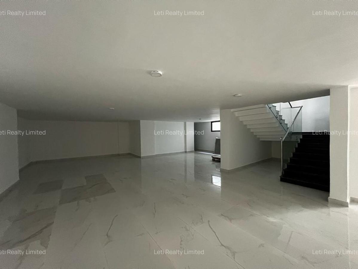 5 Bed Townhouse with En Suite in Lavington - 8